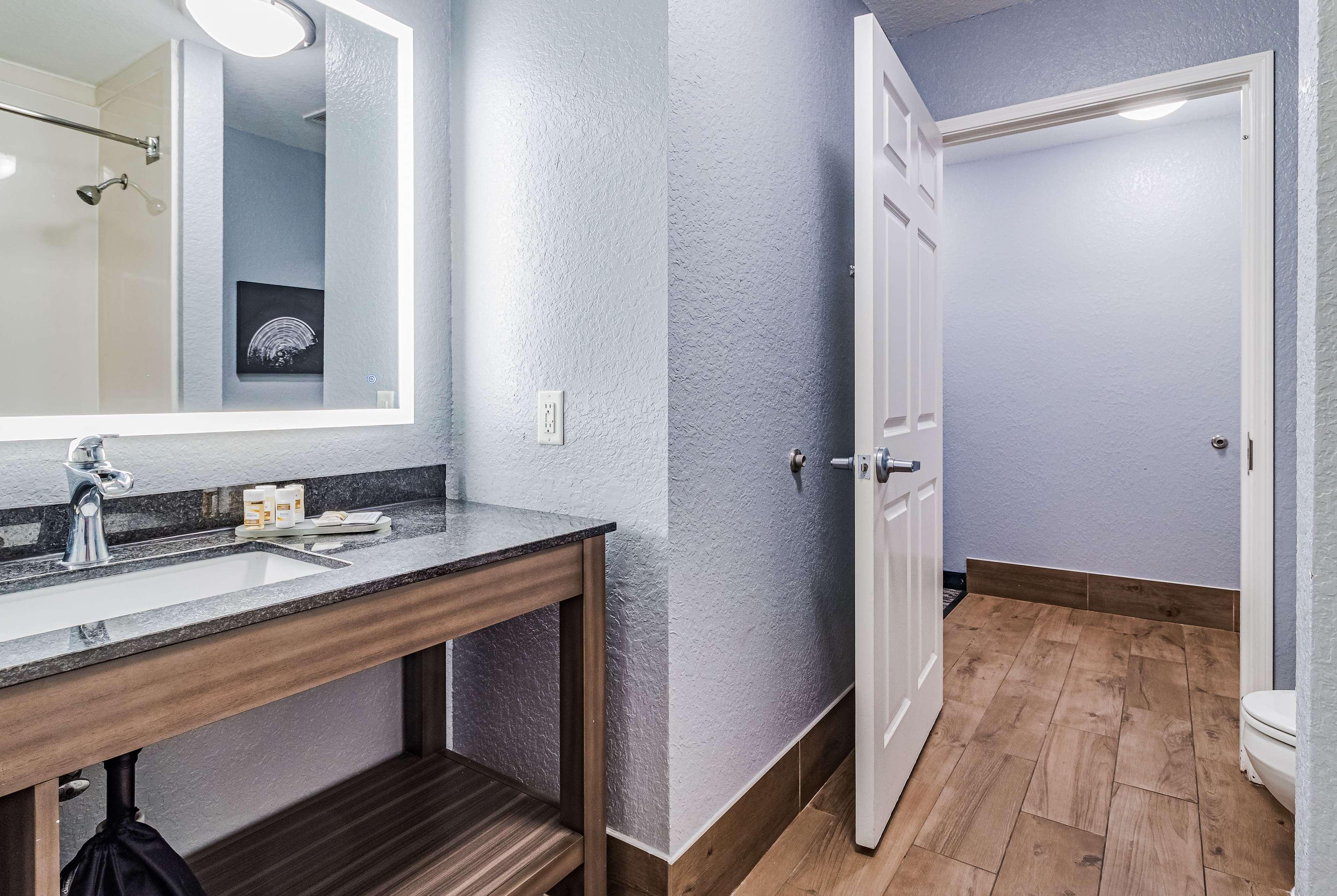 La Quinta By Wyndham Tomball Bagian luar foto
