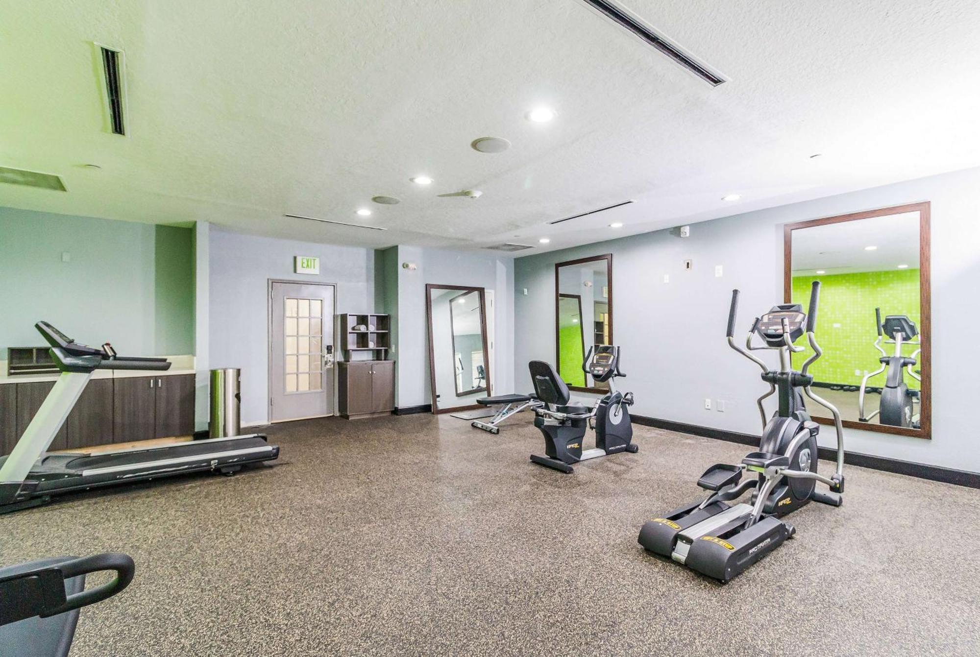 La Quinta By Wyndham Tomball Bagian luar foto