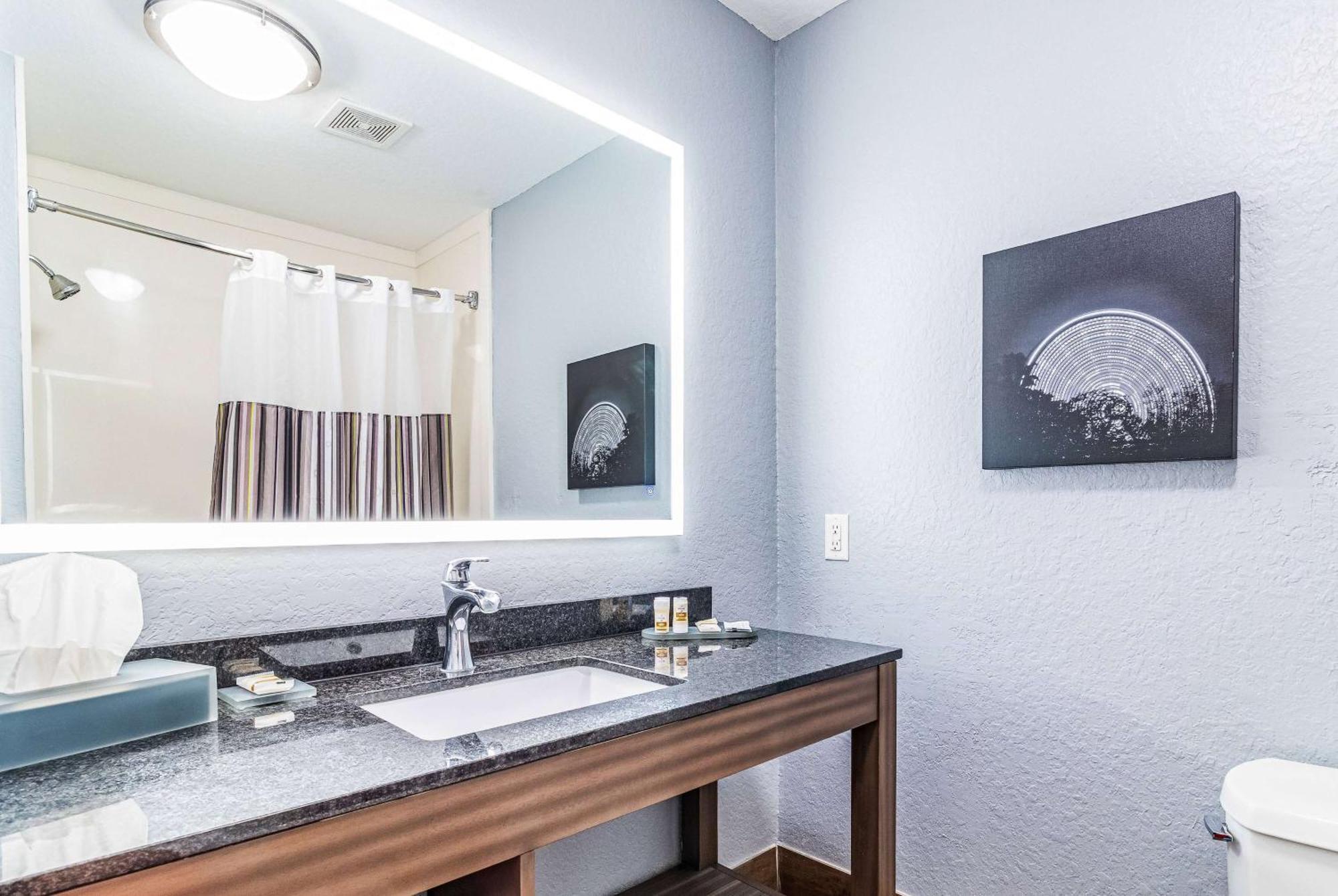 La Quinta By Wyndham Tomball Bagian luar foto