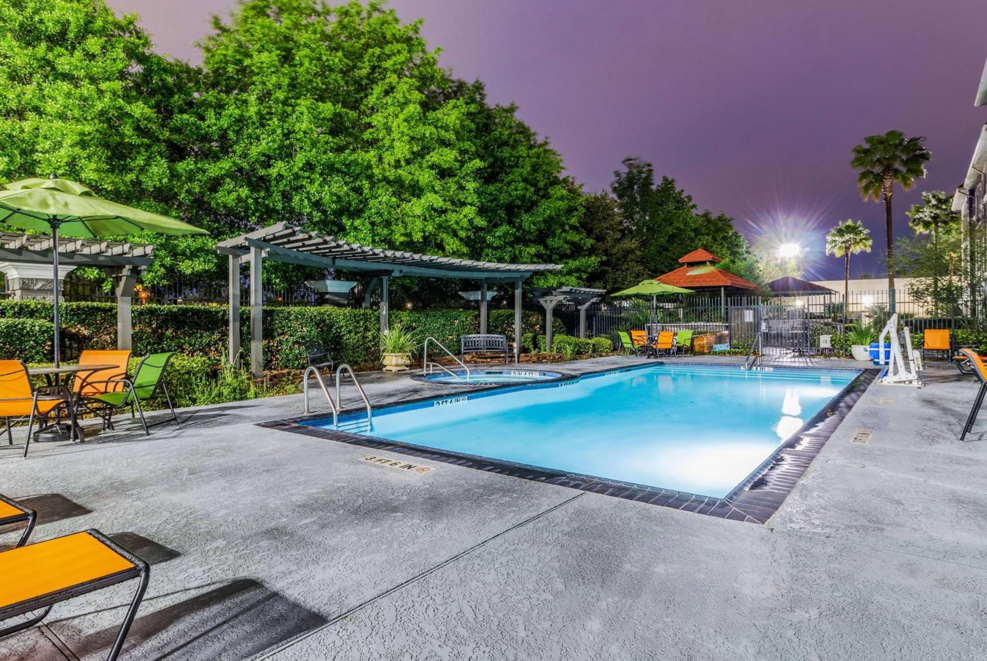 La Quinta By Wyndham Tomball Bagian luar foto